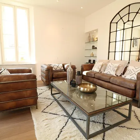 Beautiful 3 Bedroom Carlton Canada 403